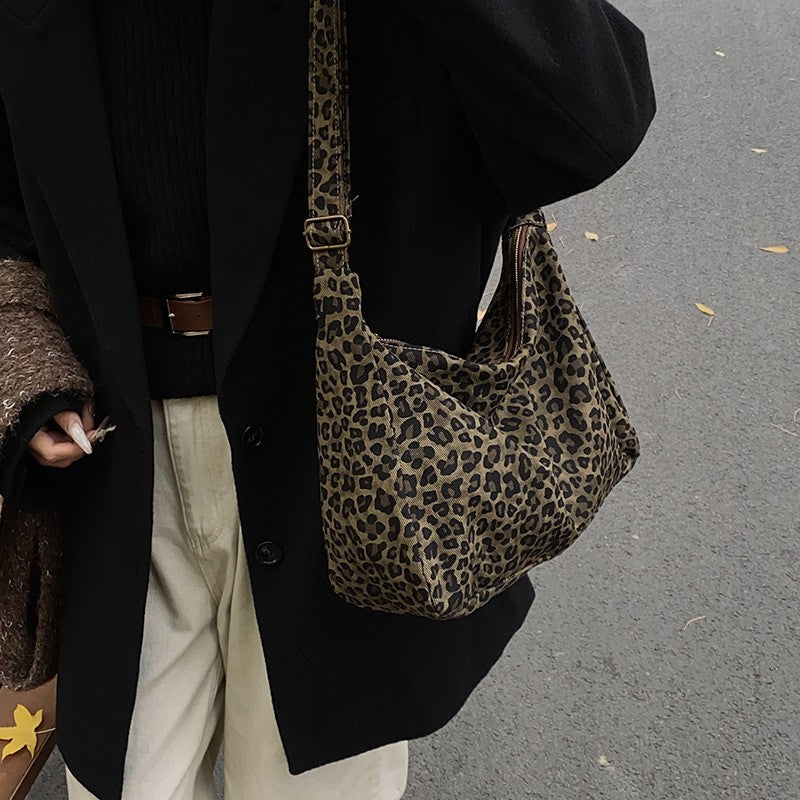 Trendy Casual Soft Textile Women's Shoulder Bag Large Capacity Leopard Print Female Retro Crossbody Bag For Commute Outings