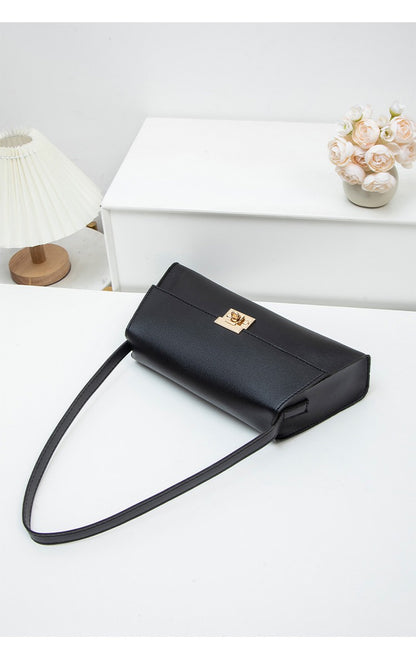 Internet Celebrity Retro Small bag for Women In Autumn and Winter, new trendy crossbody bag, fashionable one shoulder small bags
