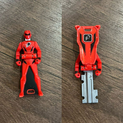 Bandai Autêntico Kaizoku Sentai Gokaiger Me Ranger Key 35 Crimson Key Set Pb Limitado - Brinquedos de Presente de Aniversário Não Novos