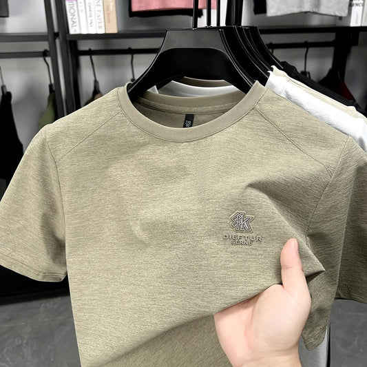 2025 New Men's Korean Style Fashion Badge Short Sleeved Sleeve Round Neck T-shirt Casual and Comfortable Summer Versatile Top