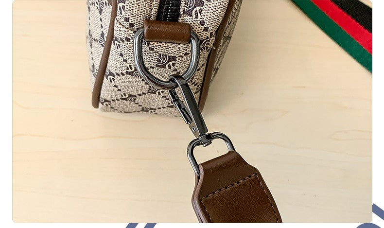Casual Lightweight Sling Bag with Color Block Strap for Men PU Leather Messenger Bag Trend Wide Strap Crossbody Bags Designer