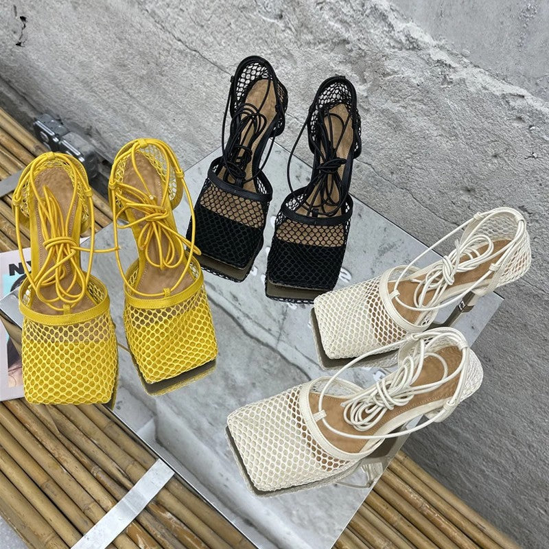 Sandália Scarpin Sexy de Salto Fino com Bico Quadrado Feminina Transpassada de Amarrar Vazada Ocada Vestido Sapatos Zapatos Mujer