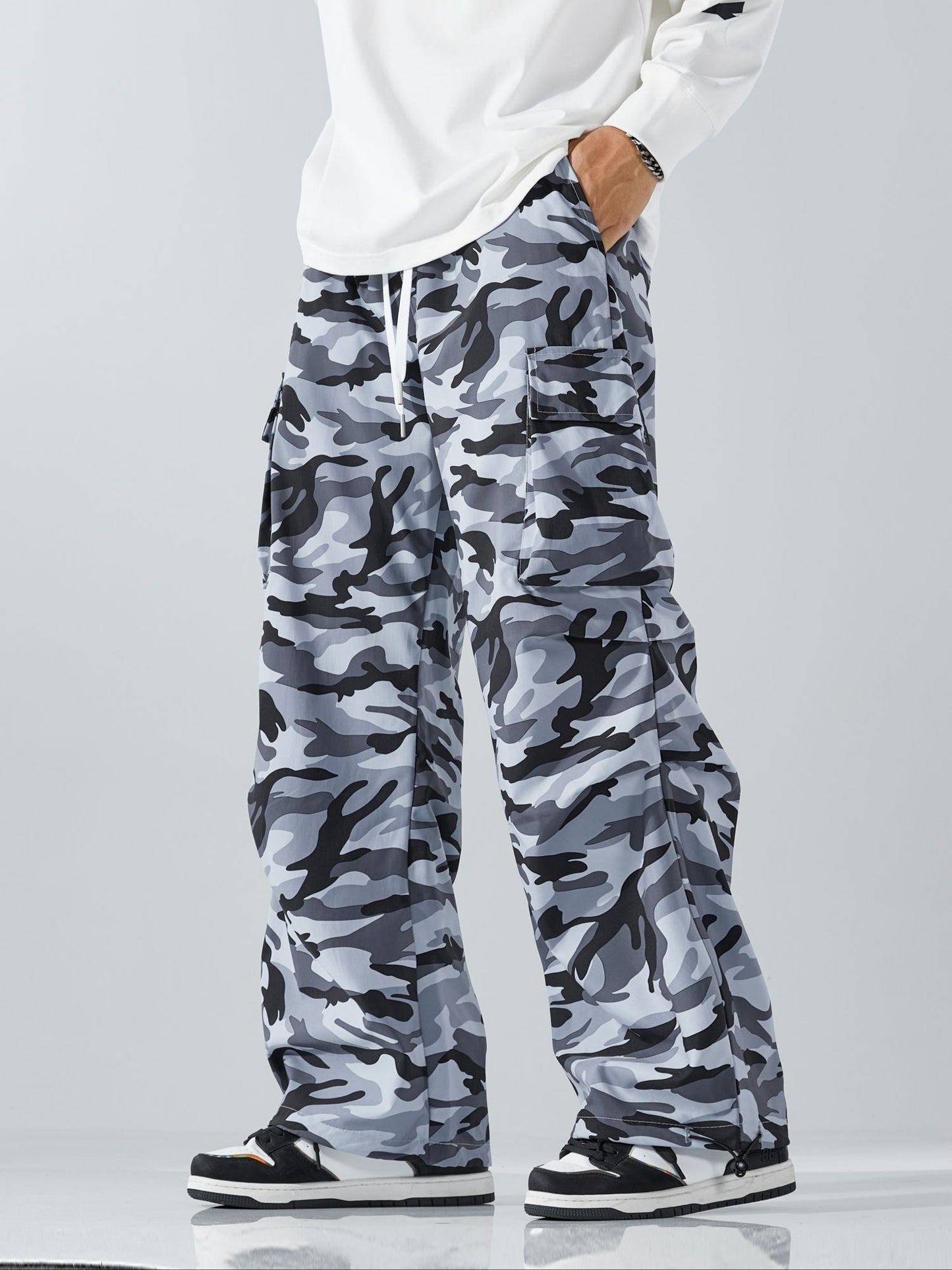 Men's Three-color Casual Camouflage Leaf Pattern Sport Belt Side Pocket Casual Sport Pants