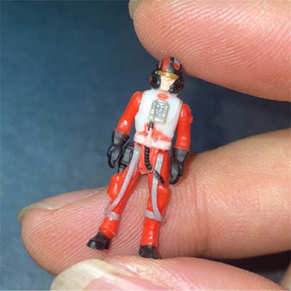 Hasbro Star Wars Série 1/72 Aayla Secura R2-D2 Boba Fett Darth Vader Produtos Genuínos a Granel com Defeitos Boneco de Ação