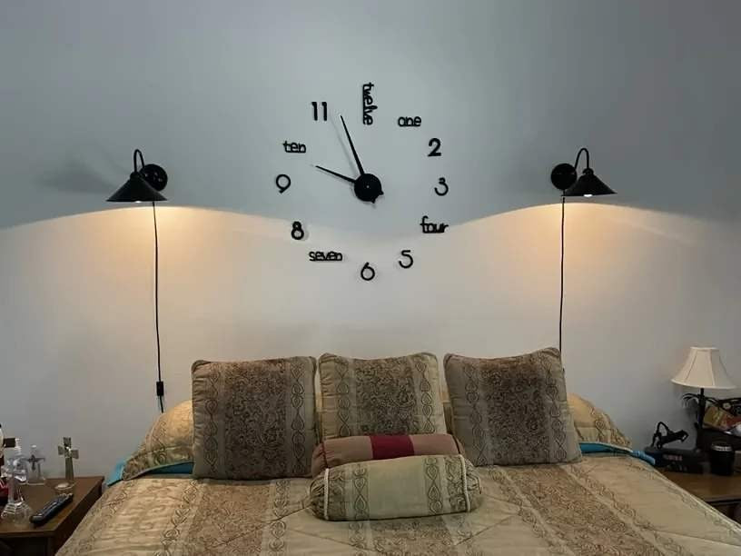 Frameless giant wall clock, modern home decoration,  bedroom, and   for home office. living room decoration