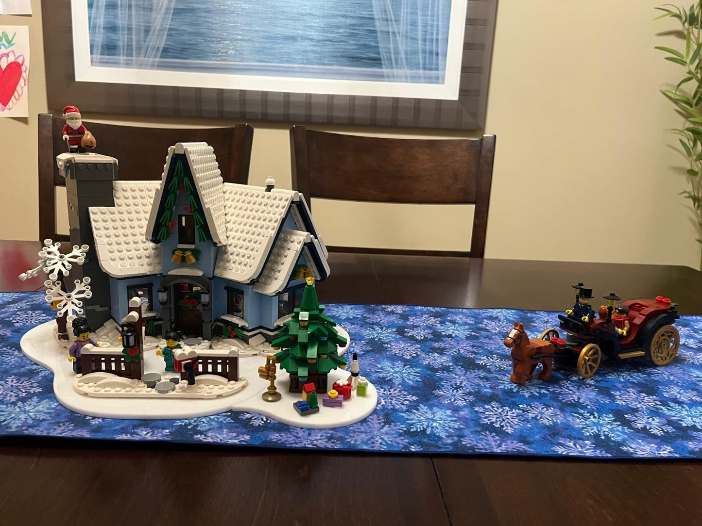 LEGO Passeio de Carruagem de Inverno 40603 GWP - Minifiguras Festivas, Rodas Douradas e Design Encantador para a Alegria do Feriado (153 pçs)