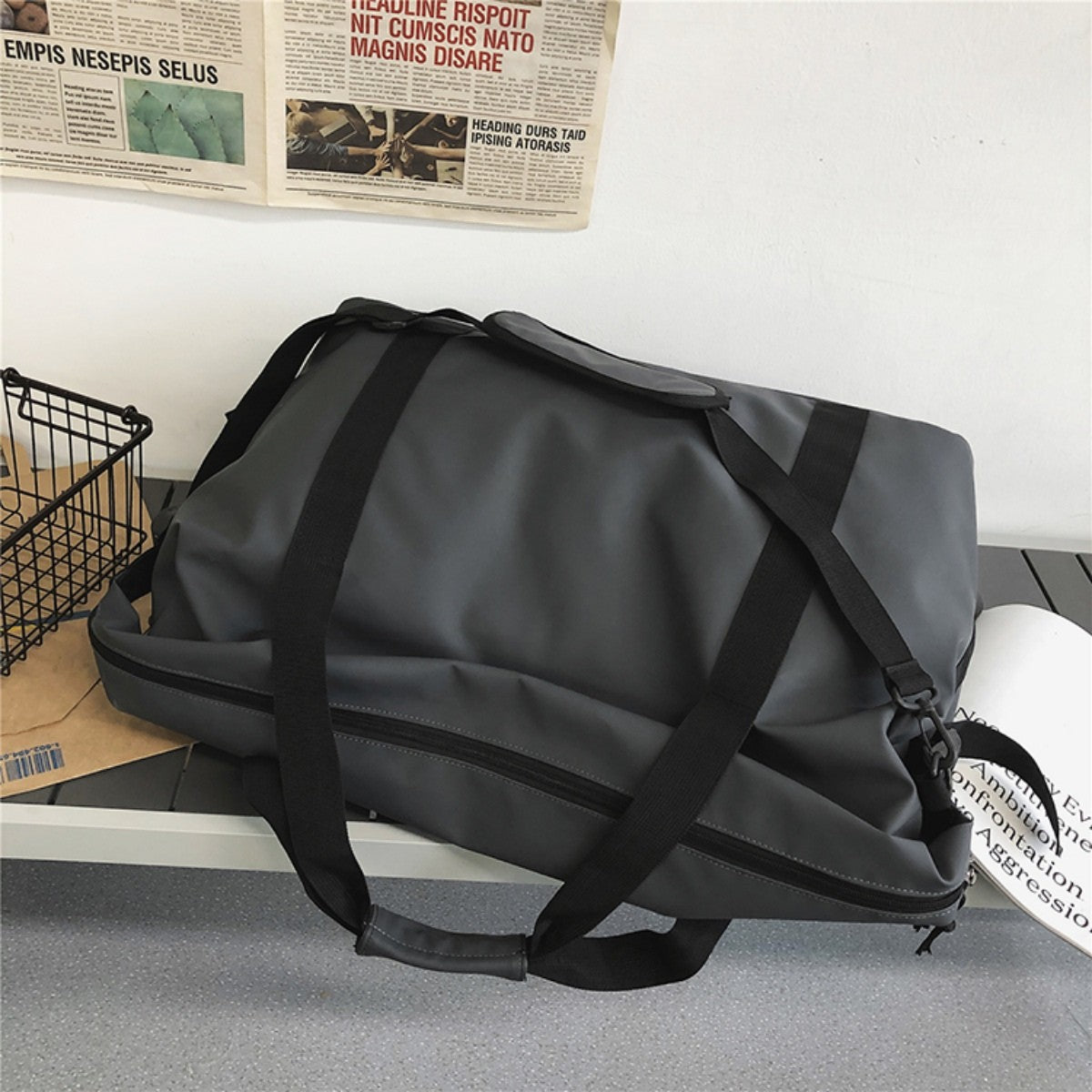 Handheld travel bag, large capacity sports and fitness bag, lightweight storage luggage bag, one shoulder crossbody travel bag