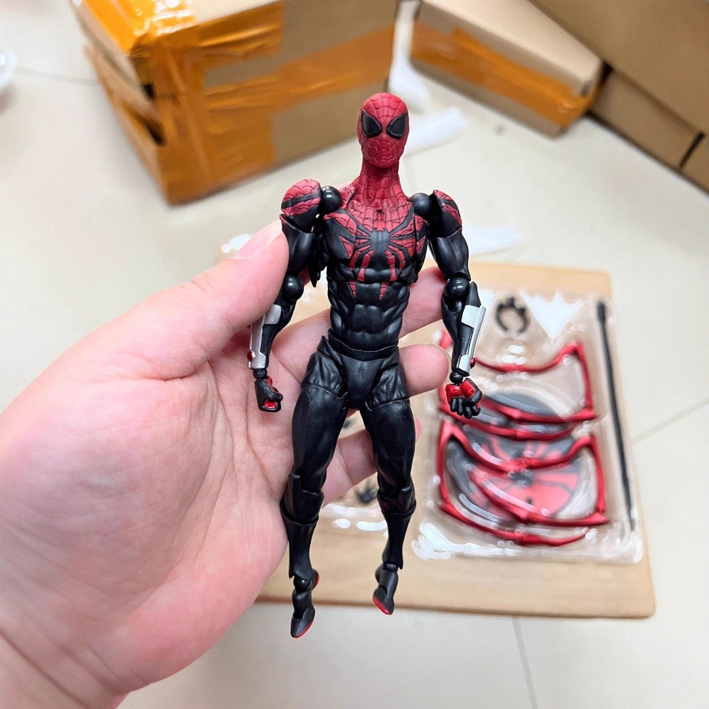16cm Ko Ultimate Spider-Man Chapter Parker Boneco de Ação Ultimate Neighbor para Montar Colecionável Enfeite de Mesa Boneca Brinquedo para Menino