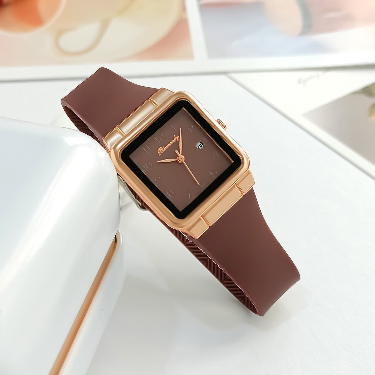 Manufacturer's in stock foreign trade new leisure sports scale calendar square silicone strap quartz women's watch watch watch