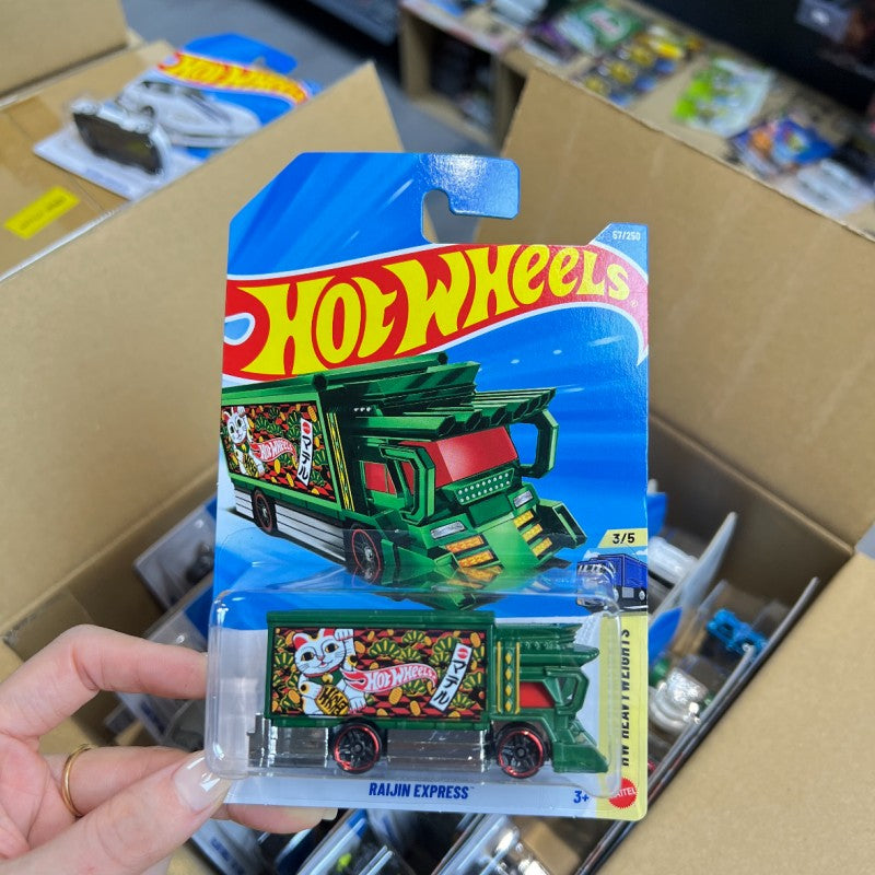 Original Hot Wheels 2026 B 1/64 Mainline Series Case Mclaren Bugatti Porsche Ferrari Collectible Car Toy Diecast Vehicle C4982