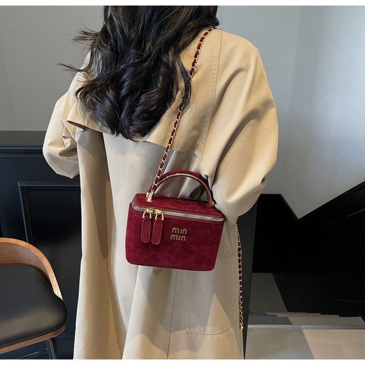 2025 Light Luxury Designer Retro Box Bag Female Korean Version of The Texture One-shoulder Messenger Mini Earphone Lipstick Bag