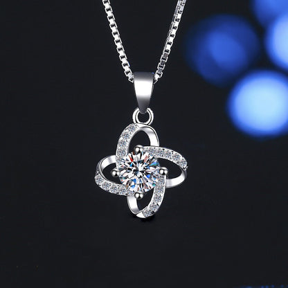 18K white gold and platinum PT950 necklace women's fashionable and versatile four-leaf clover windmill pendant clavicle chain