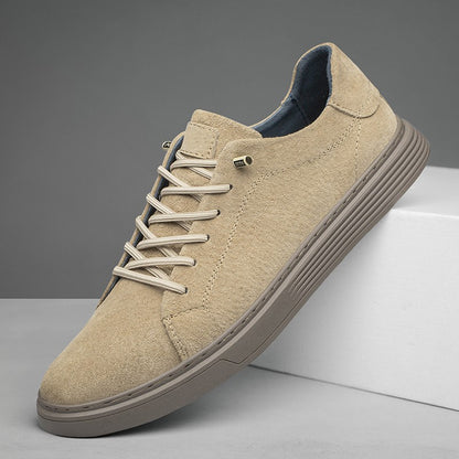 Novo sapato masculino casual de camurça com cadarço, respirável e confortável para caminhada, antiderrapante e resistente ao desgaste, sapatos baixos