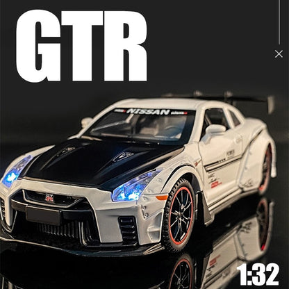 1:32 Nissan GTR R35 Carro de corrida em liga metálica Modelo de carro fundido de metal Brinquedo Veículo Modelo Coleção de carros em miniatura Simulação Presente de aniversário para meninos