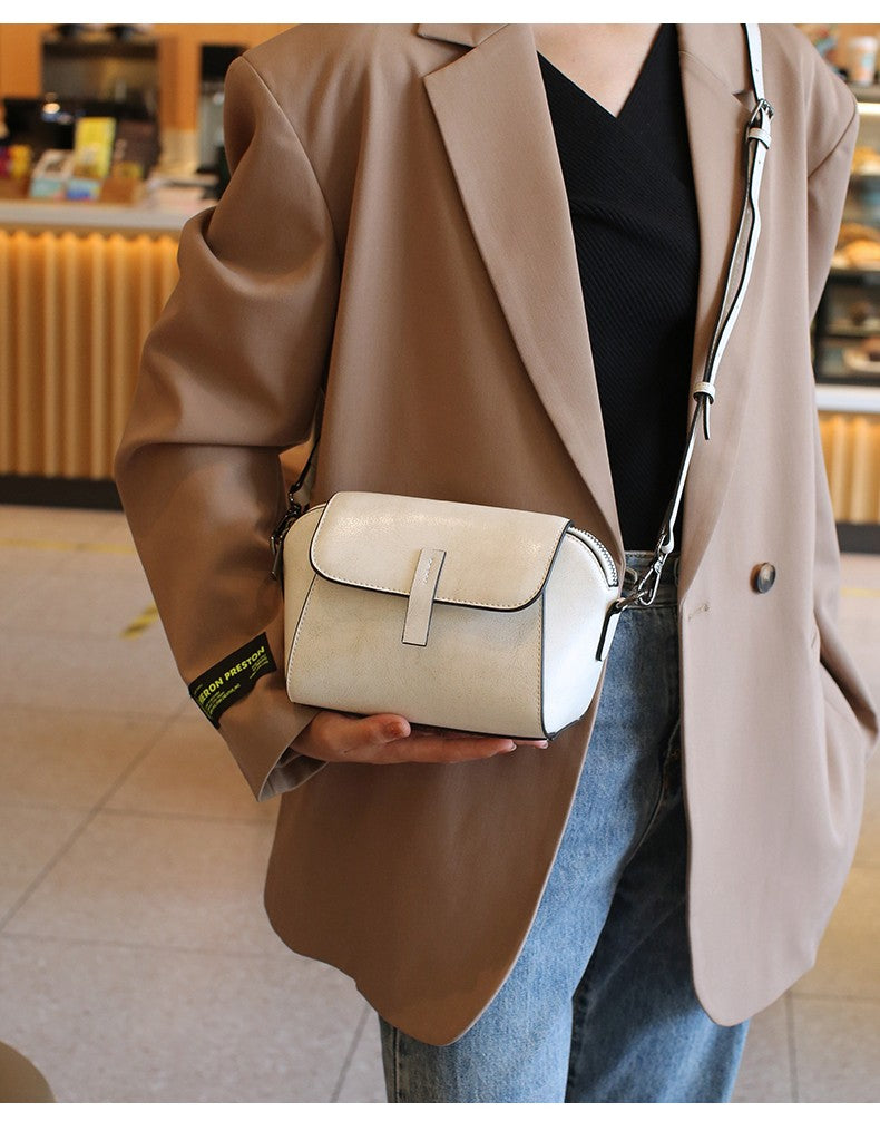 Oil Wax Cowhide Genuine Leather Crossbody Small Bag for Women Fashionable Versatile Shoulder Shell Handbag Lady Casual Phone Bag