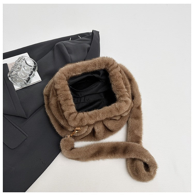 Elegant Wrinkled Cloud Clutch Bag Faux Fur Shell Shoulder Crossbody Bag Women Stylish Pillow Bag Guangzhou High Quality Bag