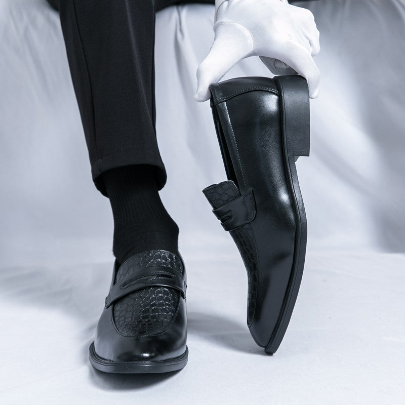 Fashion Brand Men's Retro Comfortable Carved Pointed Leather Shoes Autumn Men's New Breathable and Non Slip Outdoor Loafers
