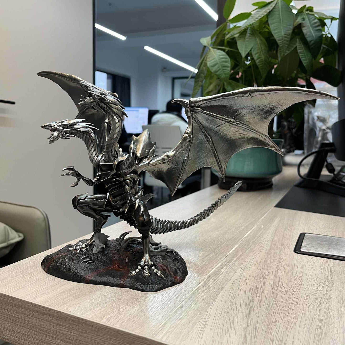 2024 Monster Hunter Anime Figura Gore Magala Figuras Gulong Juvenil Estatueta Modelo Estátua Boneca Coleção Decoração Brinquedos de Presente