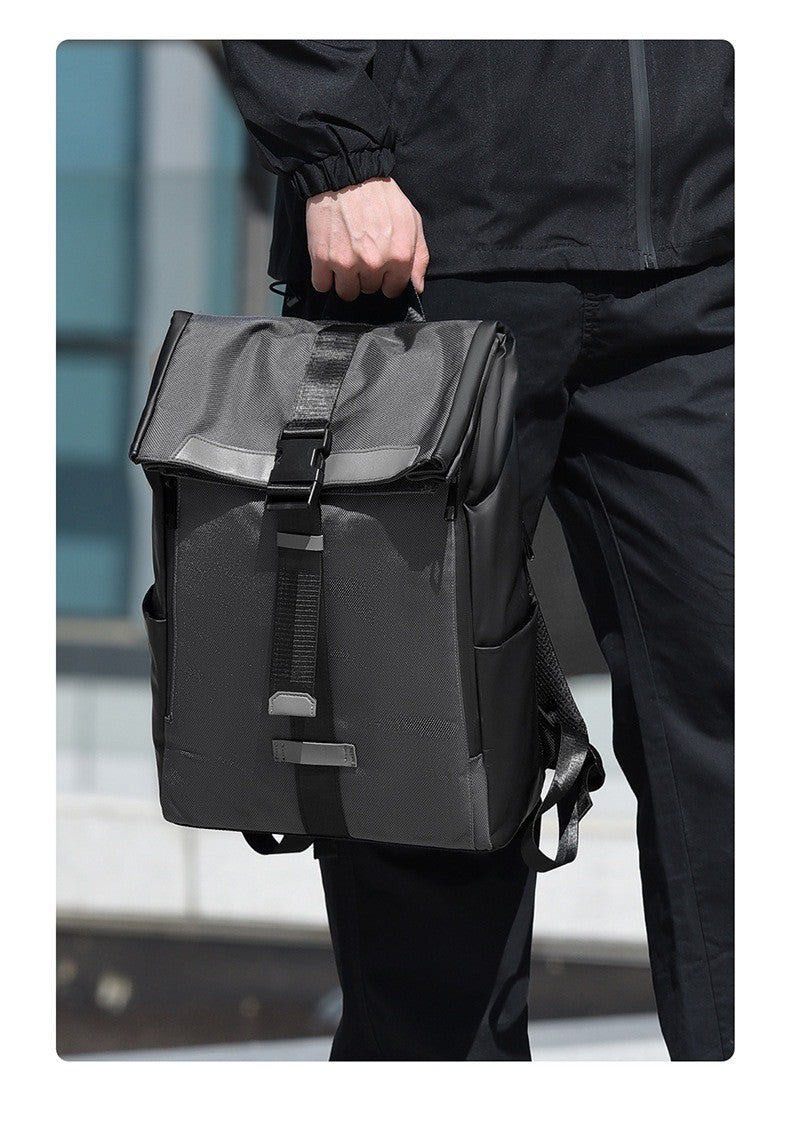 Mochila moderna 2025 com toque atlético, tecido à prova d'água, para laptop de 15,6 polegadas, design roll-top, grande capacidade para o dia a dia, viagens e escola
