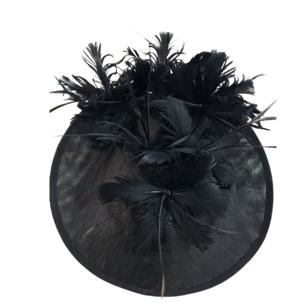 Bonés Cinzentos Millinery Com Acessórios de Tiara Imitação Sinamay Chapéu Derby de Coquetel Feminino Fascinadores de Cabelo de Noiva com Pena Chique