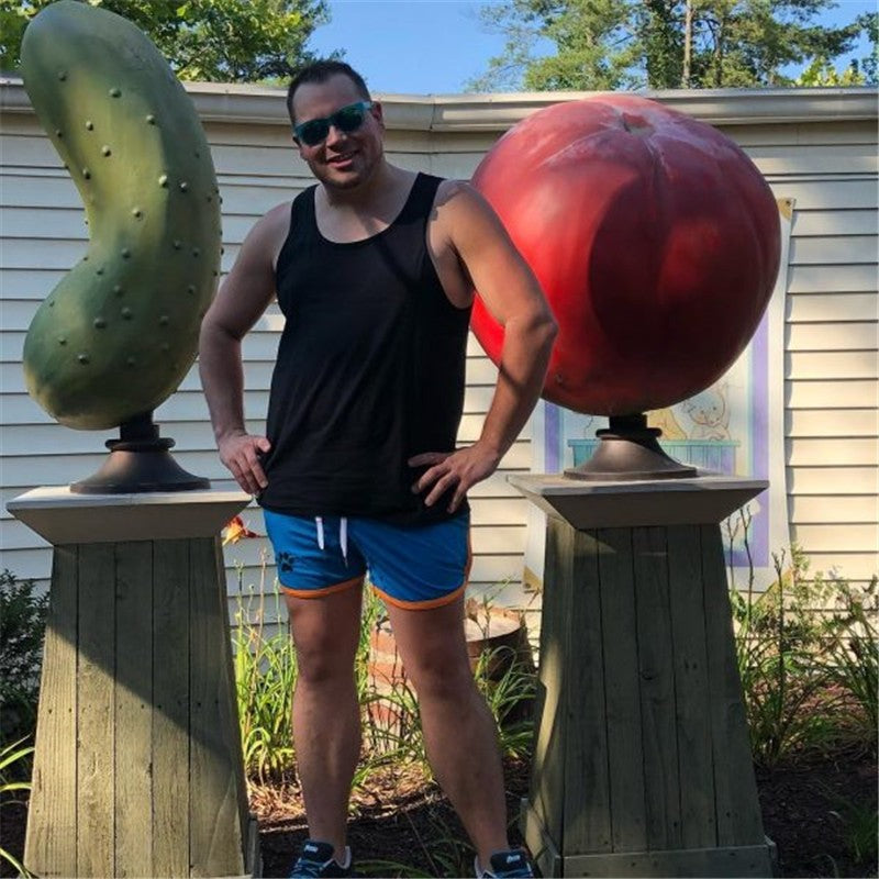 Men Gym Fitness Shorts Bodybuilding sports Jogging shorts Male 2022 Summer Cool Breathable Mesh The big size casual men Shorts