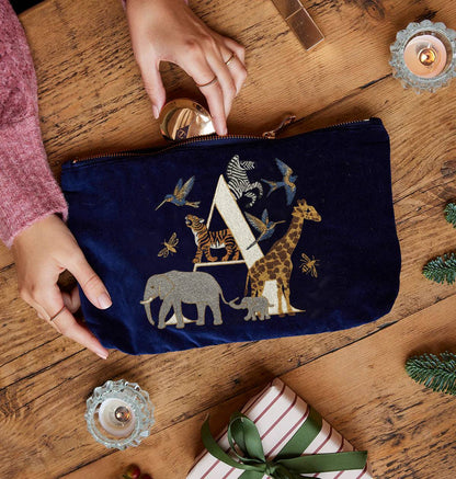 Cute Animal Letter Print Velvet Clutch Makeup Bag - Fashionable And Stylish Cosmetic Pouch for Women