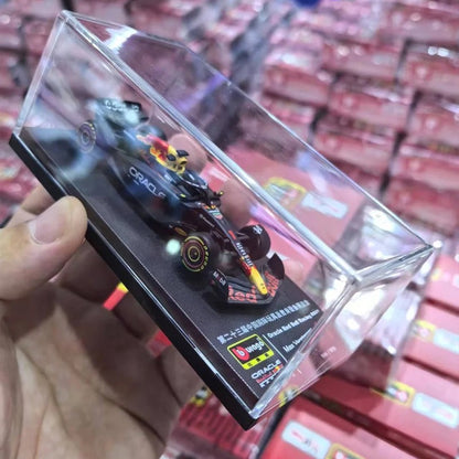 Novidade em Estoque Bburago 1:64 Série F1 2025 Ferrari SF25 Miniatura Liga 2025 Edição CTE Caixa Acrílica Modelo de Carro Brinquedos F1 Presente Infantil
