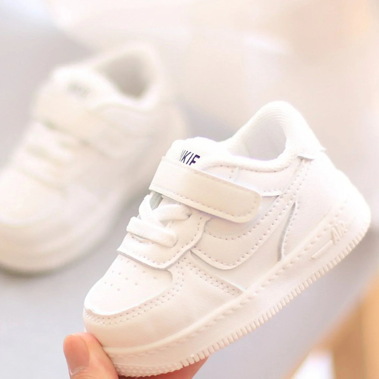 Children's Fashion Sneakers New Kids White Non-slip Casual Shoes Boys Girls Breathable Sneakers Toddler Outdoor Sports Shoes