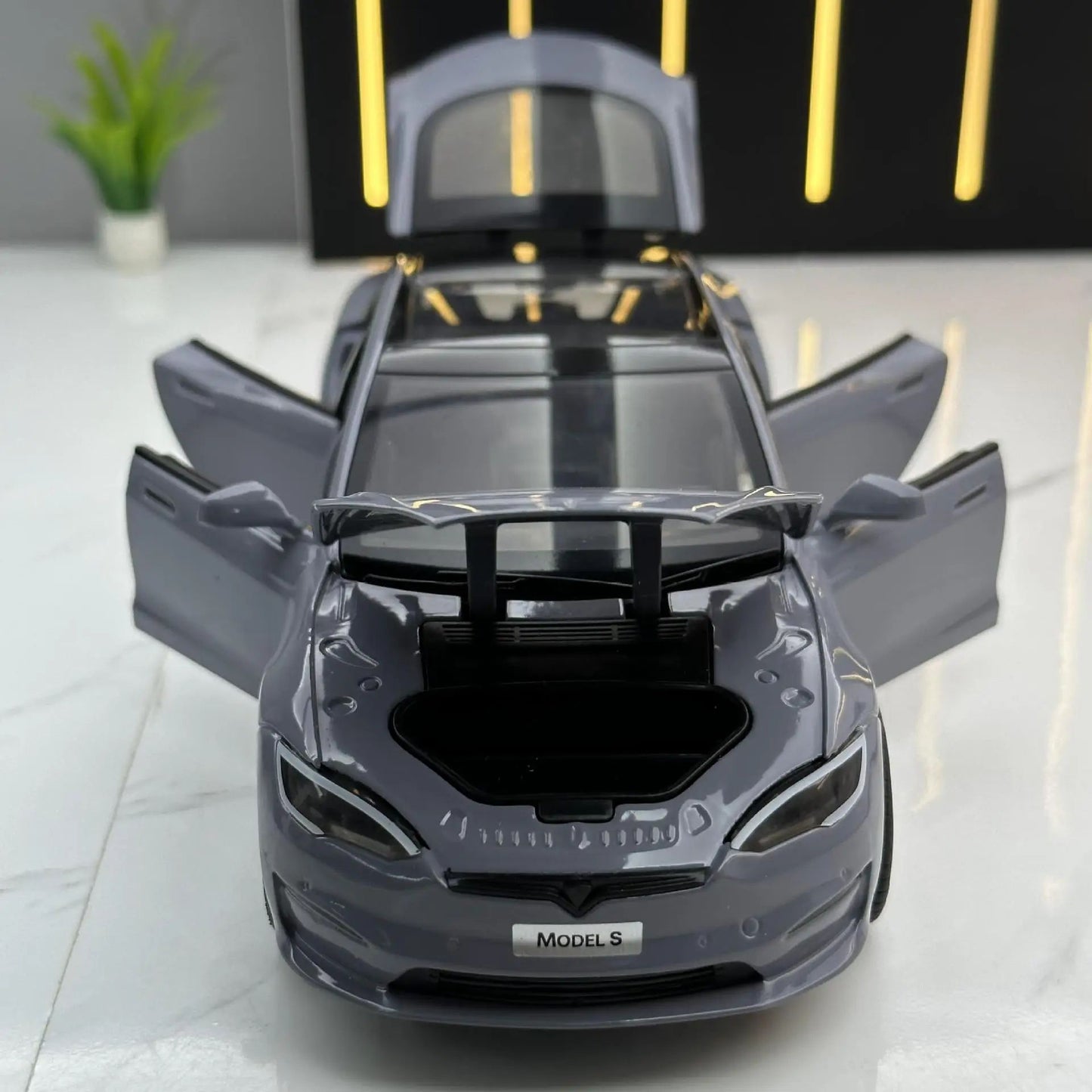 1:24 Tesla Model S Miniatures Simulation Alloy Metal Diecast Model Car Sound & Light car Toys for Kids Gifts for Boyfriend C270