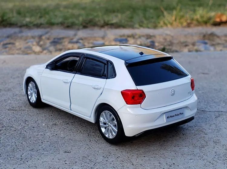 1:32 Volkswagens POLO Liga Carro Modelo Diecasts & Veículos de Brinquedo Metal Carro de Brinquedo Modelo Simulação Miniatura Escala Brinquedos Presente