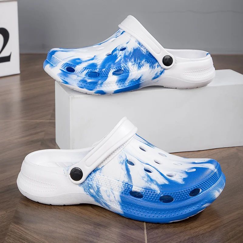 Summer Couple Clog Shoes Fashion Sandals Waterproof Slippers Men Shoes Outdoor Soft Sole Shoes Clogs EVA Beach Home Slipper