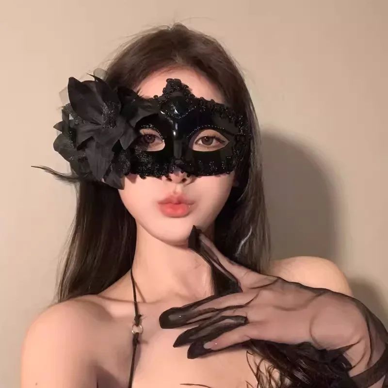 Makeup Mask Ball Party Sexy Half Face Makeup Girl Half Face Fun Lace Mask Halloween Feather Mask Sexy Goddess Beautiful Props