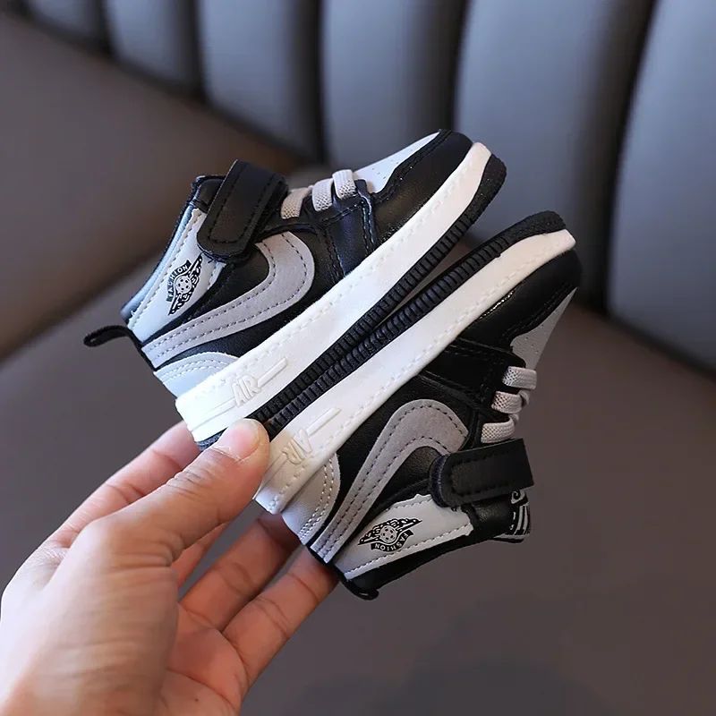 2025 New Children's Mid-Top Sneakers kids Sneakers Boys Girls Casual soft-soled shoes are stylish and comfortable