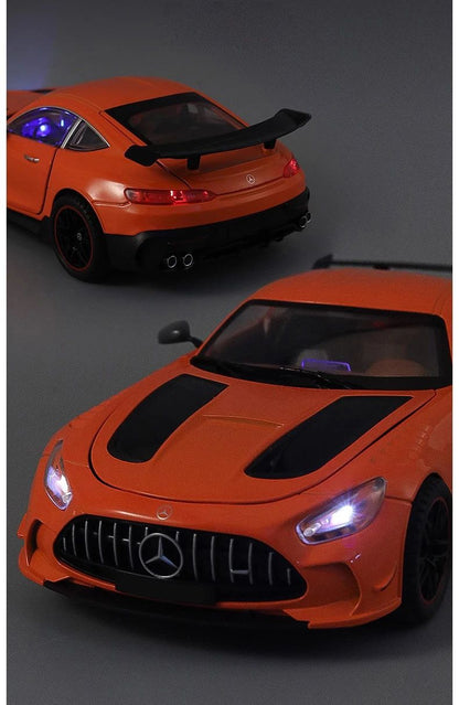 Grande 1:18 Mercedes Benz GTR Miniatura de Carro de Liga Leve Coleção Simulação Diecast Som e Luz Veículo Brinquedos Carro Para Presentes Infantis