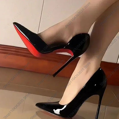 Novos Salto Alto 2025 Sapatos Femininos de Cor Sólida Mais Vendidos Bico Fino Salto Agulha Slip-on Sapatos de Festa Banquete Fashion