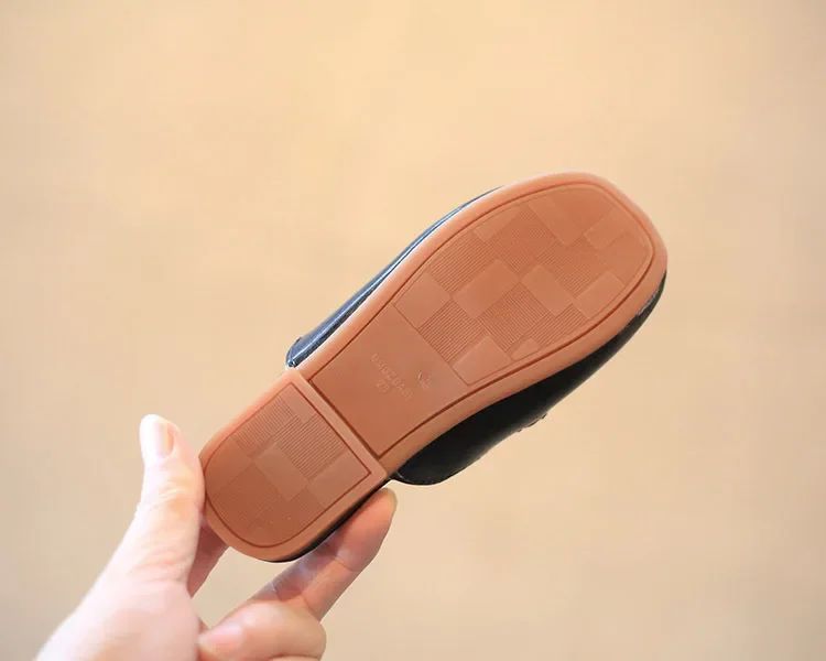 Children Sandals for Girls 2024 Summer New Girls Covered Toes Flat Leather Slippers Casual Lazy Metal Korean Kids Fashion Flats