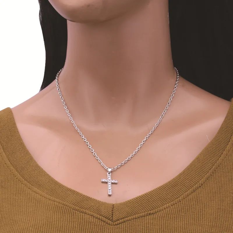 Colar Gargantilha com Pingente Cruz de Aço Inoxidável com Zircônia para Mulheres Homens Design Personalizado Hip Hop Popular Joias de Festa Presentes