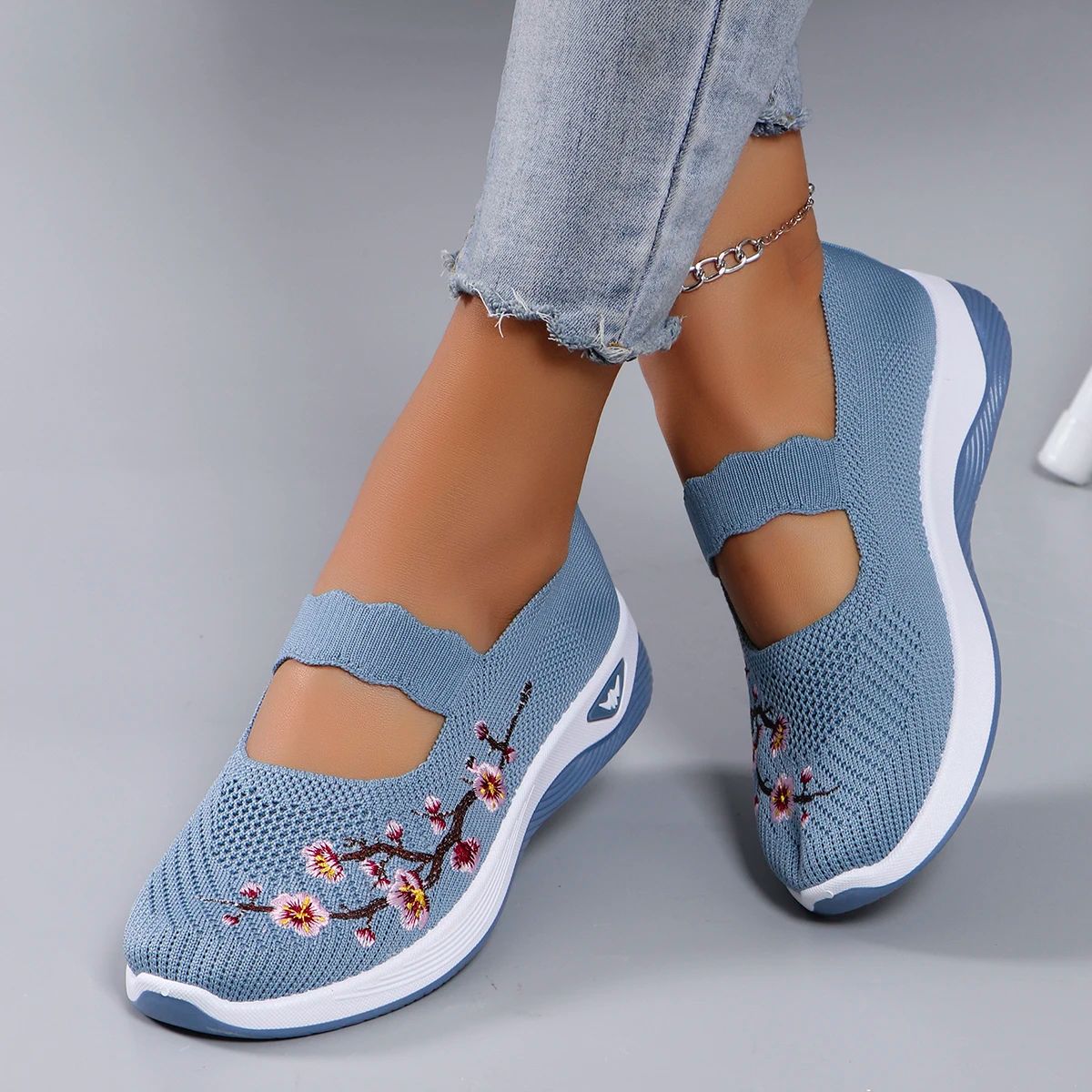 Women's Summer Casual Sneakers - Breathable Mesh Flats for All-Day Comfort