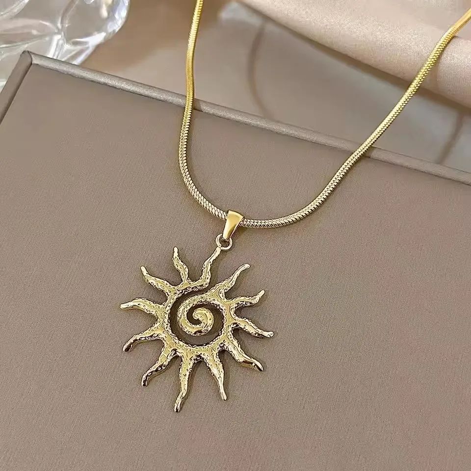 Colar Vintage Chique Com Pingente Em Formato De Sol Aço Inoxidável Joias Acessórios De Moda Dourados Presente Para Mulheres Homens Casais