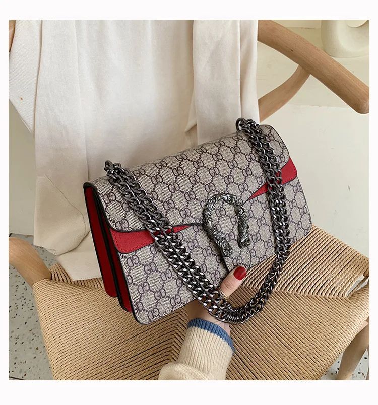Women Stylish Retro Print Shoulder Crossbody Bag Fashionable Chain Underarm Purse Medium Hardness Polyester Lining