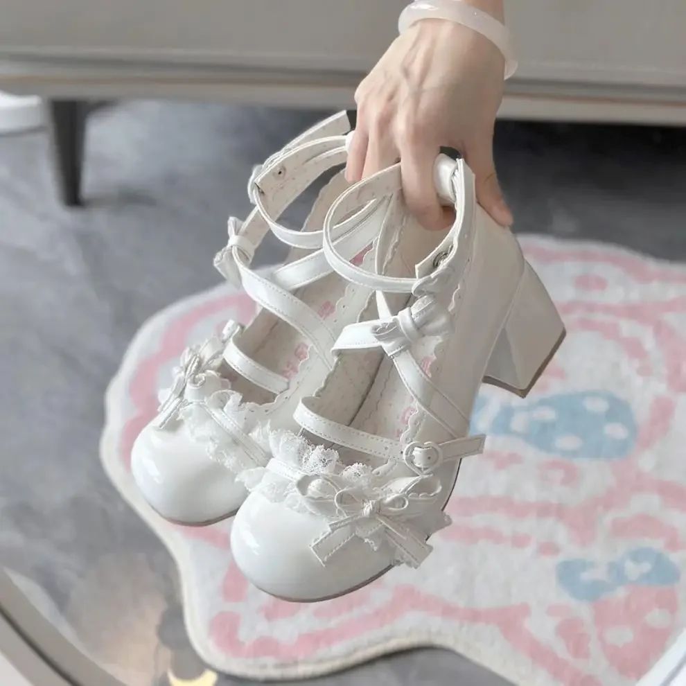 Sapatos de salto alto Lolita vermelhos, sapatos de salto grosso de renda para primavera e outono, sapatos de couro envernizado Mary Jane para mulheres