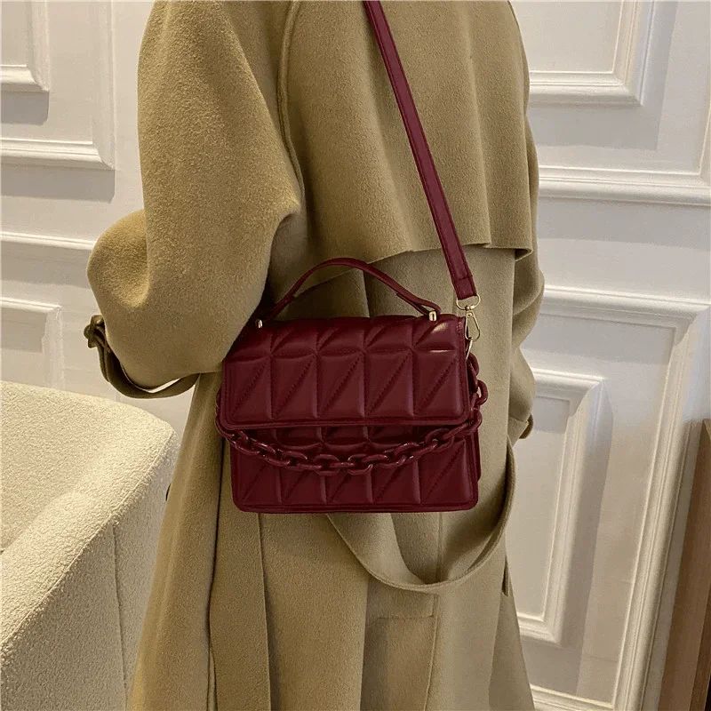 Mini Casual Quilted Crossbody Bag with Magnetic Closure and Adjustable Strap,Small Handbag Tote Shoulder Bag for Women Daily Use