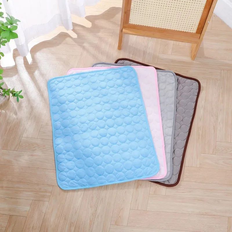 Almofada de resfriamento para cães Tapete de verão para cães Gatos Cobertor Sofá Respirável Cama para cães Tapete de verão para cachorros Capa para assento de carro Suprimentos para animais de estimação