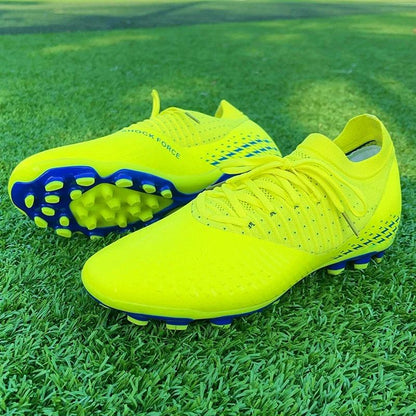 Spiked Comfortable Breathable Competition Soccer Cleats for Training and Matches
