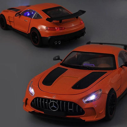 Grande 1:18 Mercedes Benz GTR Miniatura de Carro de Liga Leve Coleção Simulação Diecast Som e Luz Veículo Brinquedos Carro Para Presentes Infantis