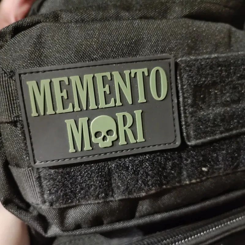 "Memento Mori" PVC Morale Badge Luminous Hook&loop Patches Tactical Skull Emblem Military Armband Backpack Stickers