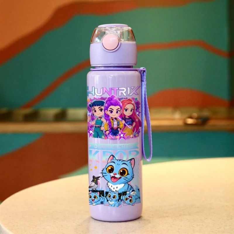 Garrafa de água Kpop Demon Slayer com canudo 700ml Copo de anime de verão para crianças Meninas Meninos Caneca esportiva ao ar livre Acessório de escola e escritório Presente
