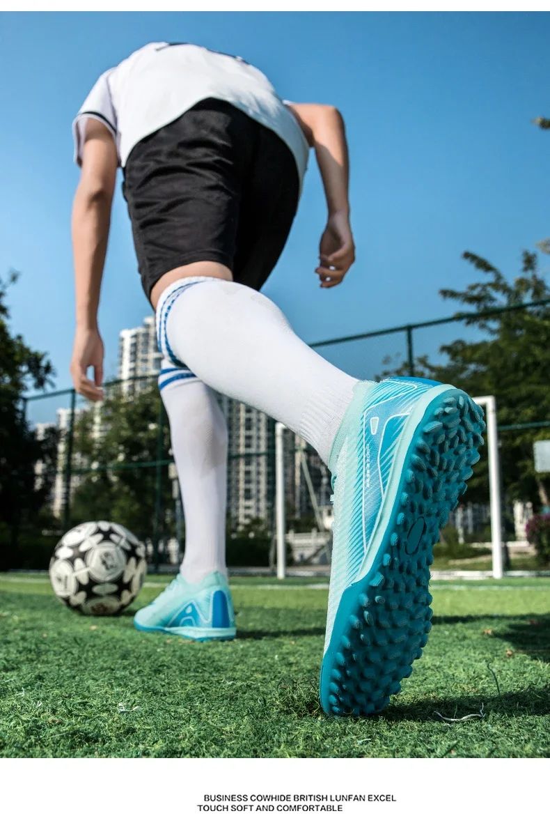 Men Professional Training Football Boots Ultralight Soccer Shoes Unisex Wholesale Women Breathable Drop Shipping Indoor Futsal