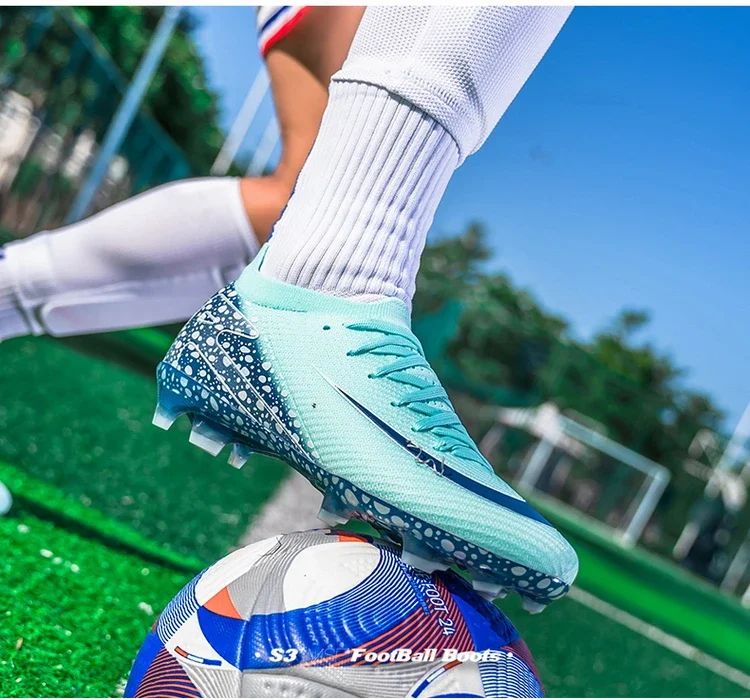 New Men Women Professional Football Boots Cleats Grass Training Match Sport Soccer Shoes FG/TF Ultra-light Non-slip Unisex