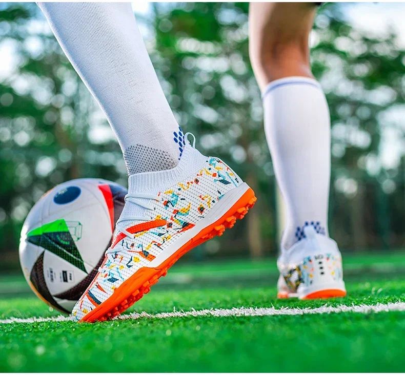 New Men TF/FG Soccer Shoes Society Original Grass Training Professional Cleats Football Boot Low Cut Top Quality Sneakers Casual